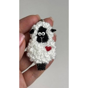 Charivna Mit Set for making a brooch-keychain Crystal Art Sheep BP