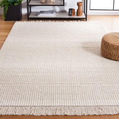 Ivory and Beige Handwoven Wool Area Rug, 4' x 6'