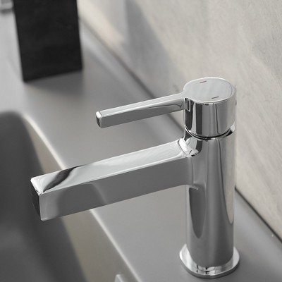 Polished Chrome Single Handle Modern Bathroom Faucet