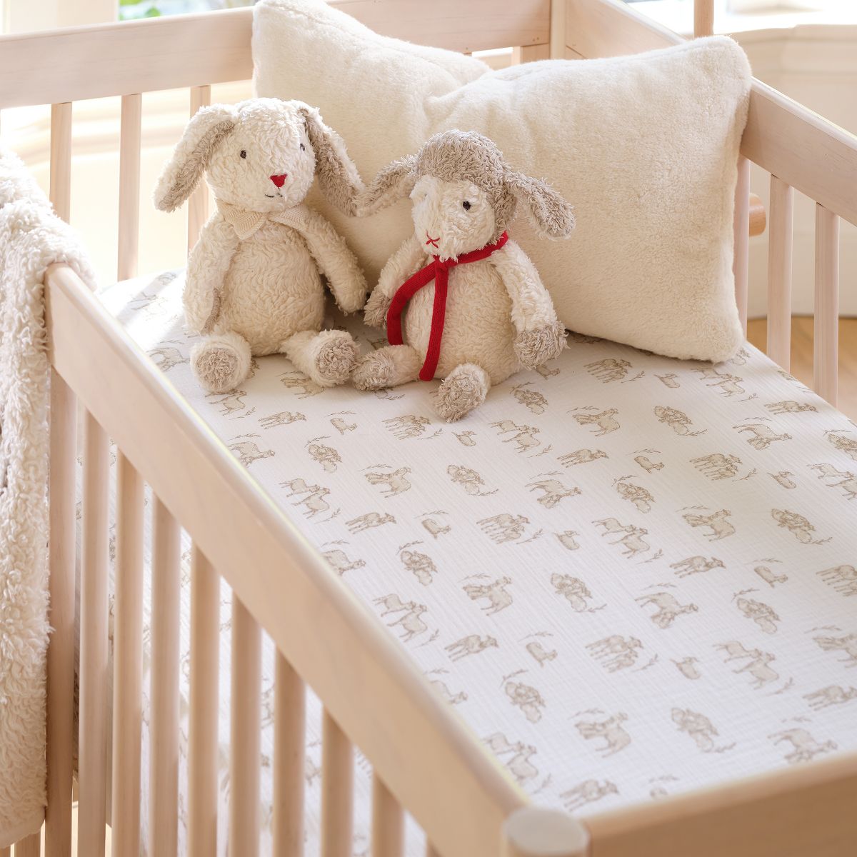 Lambs & Ivy Signature Organic Cotton Muslin Lamb Fitted Crib/Toddler Sheet - thumbnail 2