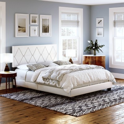 Accent Sicily Full Upholstered Platform Bed in White