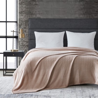Luxe Cozy King Fleece Blanket in Plush Pink