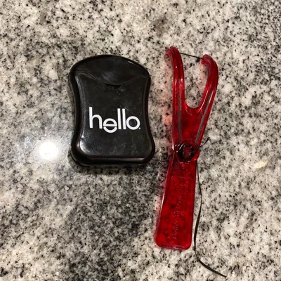 user image by Niki, hello Activated Charcoal Infused Floss Natural Peppermint Flavor  - Trial Size - 163.8ft