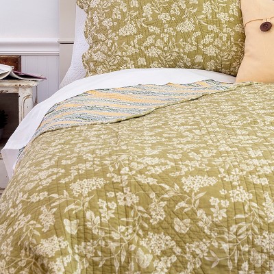 Green and White Cotton Reversible Full Quilt Set