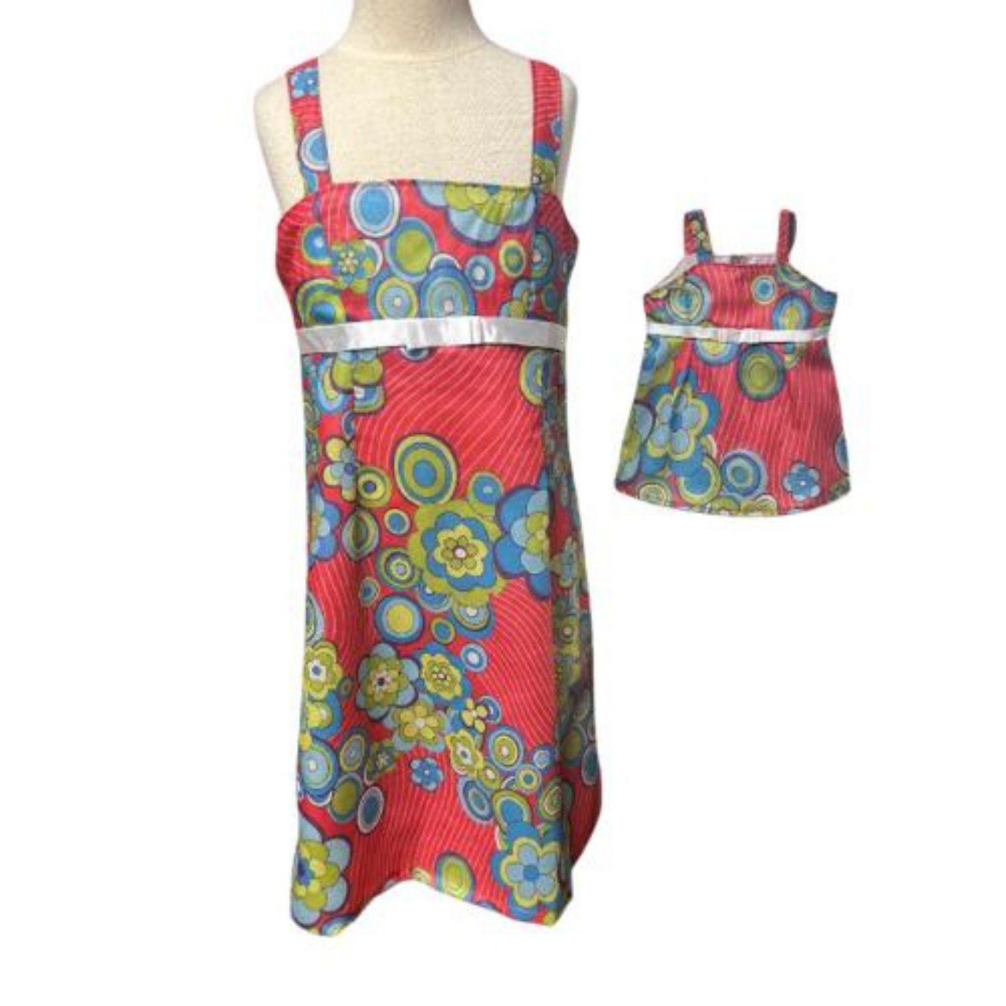Детские куклы Doll Clothes Superstore Matching Girl Size 8 & 18 Inch Doll Sundress Set – Red Floral Dress with White Bow, цвет: Красный — фото 1