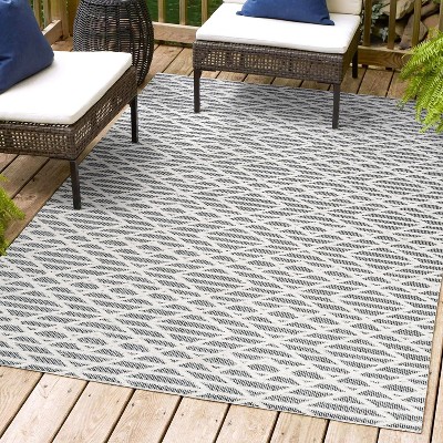 Ivory Diamond Easy-Care Synthetic 8' x 10' Indoor/Outdoor Rug