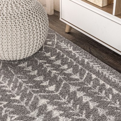 Ziri 4' x 6' Grey and Cream Synthetic Moroccan Area Rug