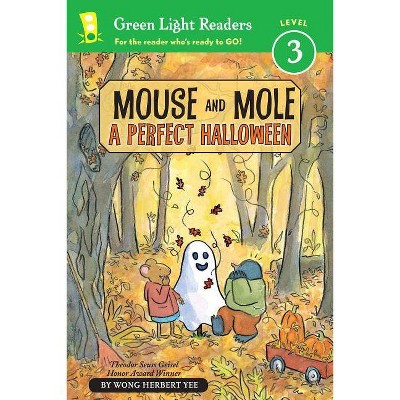 Mouse and Mole: A Perfect Halloween (Reader) - (Mouse and Mole Story) by  Wong Herbert Yee (Paperback)