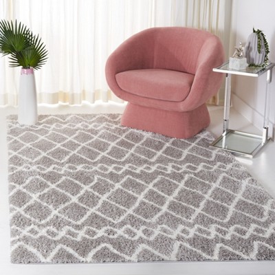 Gray and White Geometric Shag Area Rug, 5' x 7'