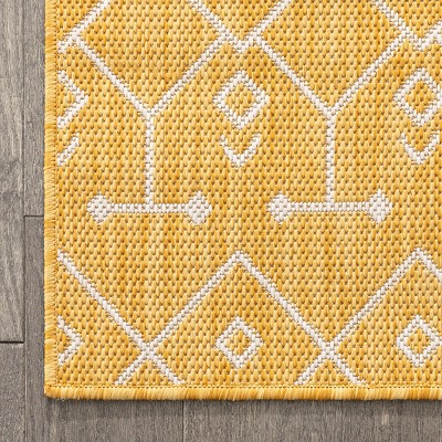 Yellow and White Flatweave Synthetic 5' x 7' Area Rug