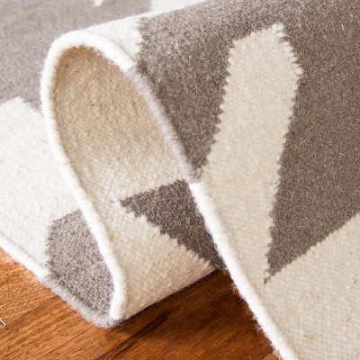 Handwoven Gray and Ivory Geometric Wool Accent Rug 2'-6" x 4'