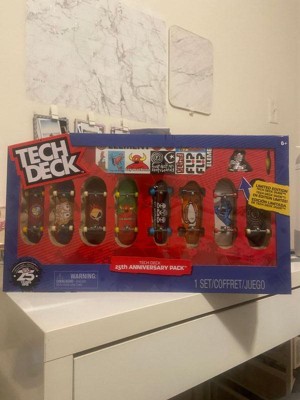 Tech Deck, 25th Anniversary 8-Pack Fingerboards with Exclusive Figure,  Collectible and Customizable Mini Skateboards, Kids Toys for Ages 6 and up