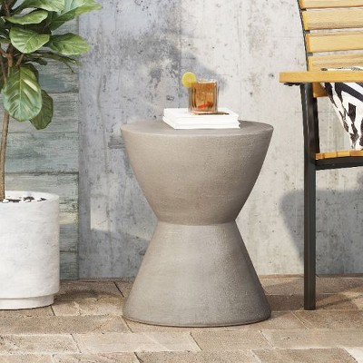 CAVINAS Modern Geometric Shape Patio End Table, Outdoor End Tables, Outdoor Lightweight Concrete Side Table, Minimalist Outdoor Side Table