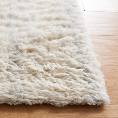 Silver and Ivory Hand-Tufted Wool Shag Area Rug, 6' x 6'