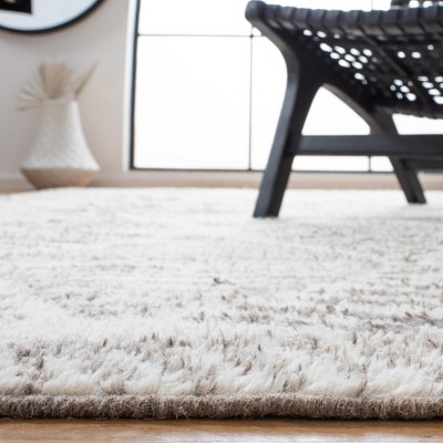 Gray Geometric Hand-Knotted Wool 6' x 9' Area Rug