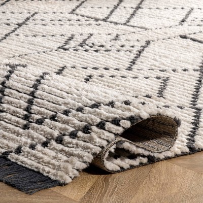 Carlina Beige Geometric Soft Shag Fringe 4' x 6' Area Rug