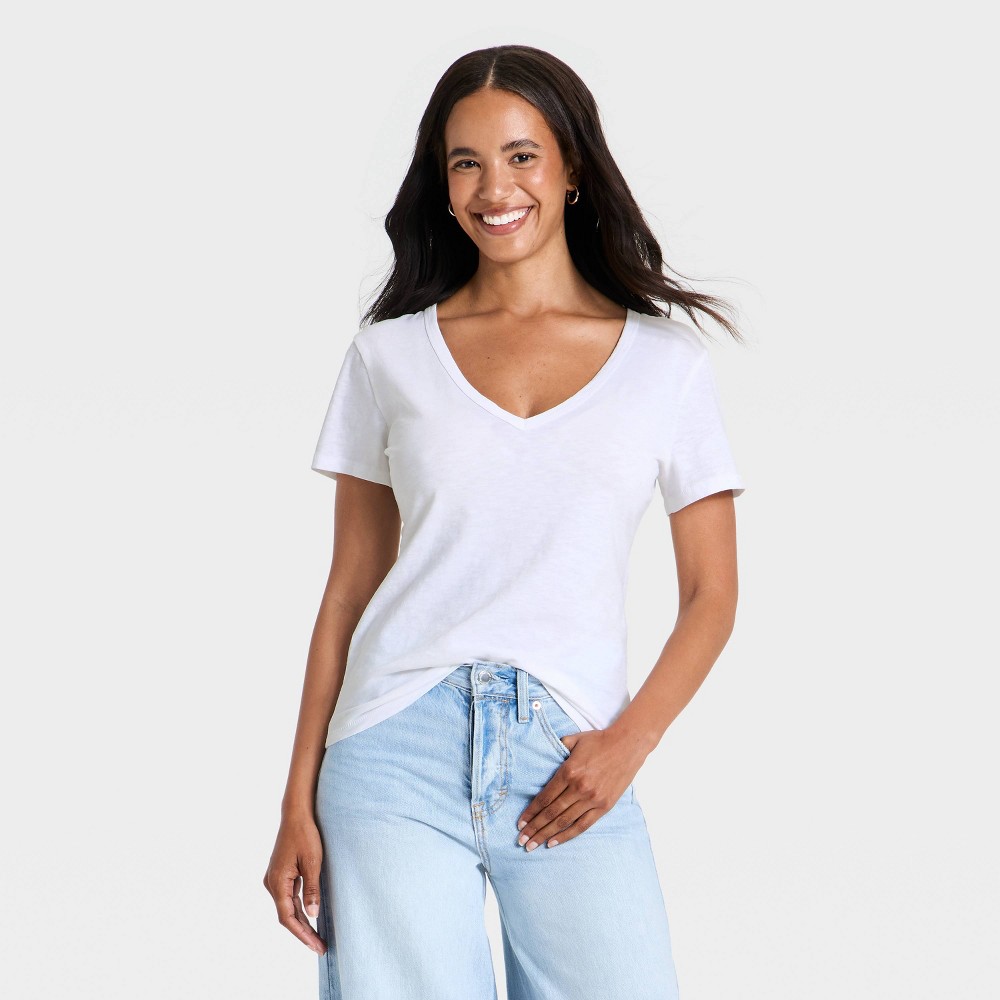 Women's Short Sleeve Iconic V-Neck T-Shirt - Universal Thread™ White S