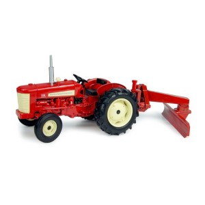 1/16 International 330U with Rear Blade Ertl ZFN14435 - 1 of 2