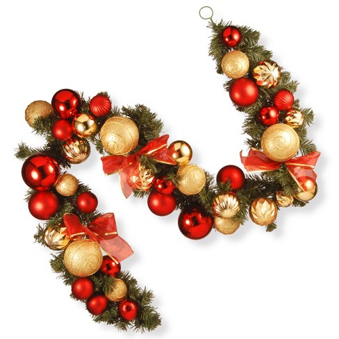 The Lakeside Collection 9-Ft Lighted Garland