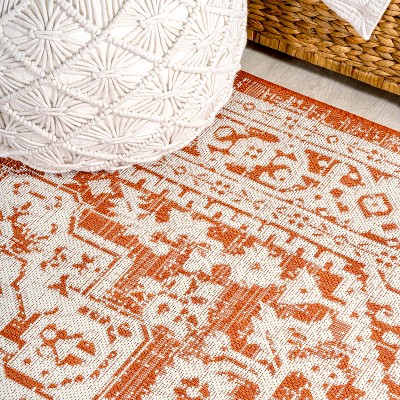 Sinjuri 4' x 6' Orange/Cream Synthetic Medallion Rug