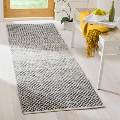Handwoven Coastal Charm Black/Ivory Cotton Area Rug - 28" x 11"