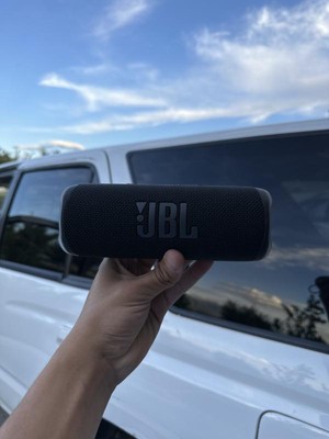 JBL Flip 6 (Teal) Waterproof portable Bluetooth® speaker at Crutchfield