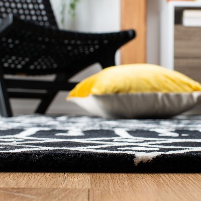 Black and White Tufted Wool 4' x 6' Area Rug