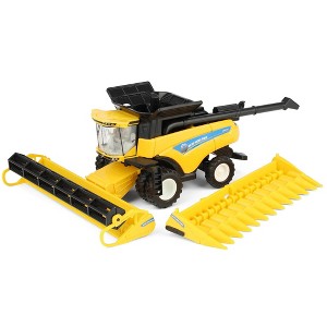 1/64th New Holland CR8.90 Combine with Corn and Grain Headers by ERTL ERT13870 - 1 of 4