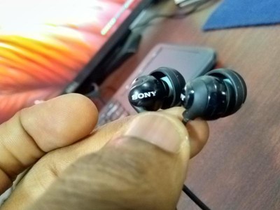 Auricolari con filo Sony MDR-EX100AP - Jack 3,5 mm - microfono - nero ѻ -  MDREX110APB.CE7 - 4905524929225 - Euroffice