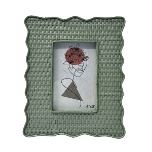 VIP Wood 9.45 in. Green Scalloped Textured Frame 4x6 - 1 of 1