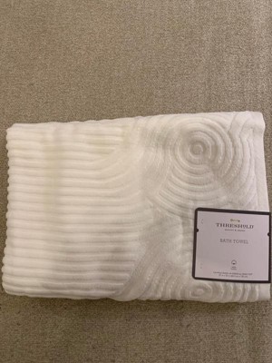 16x27 Modern Plaid Hand Towel - Threshold™