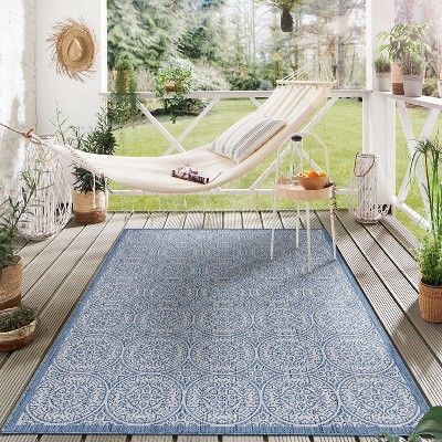 Bloomfield Easy-Care Blue Floral Synthetic 5' x 7' Rug