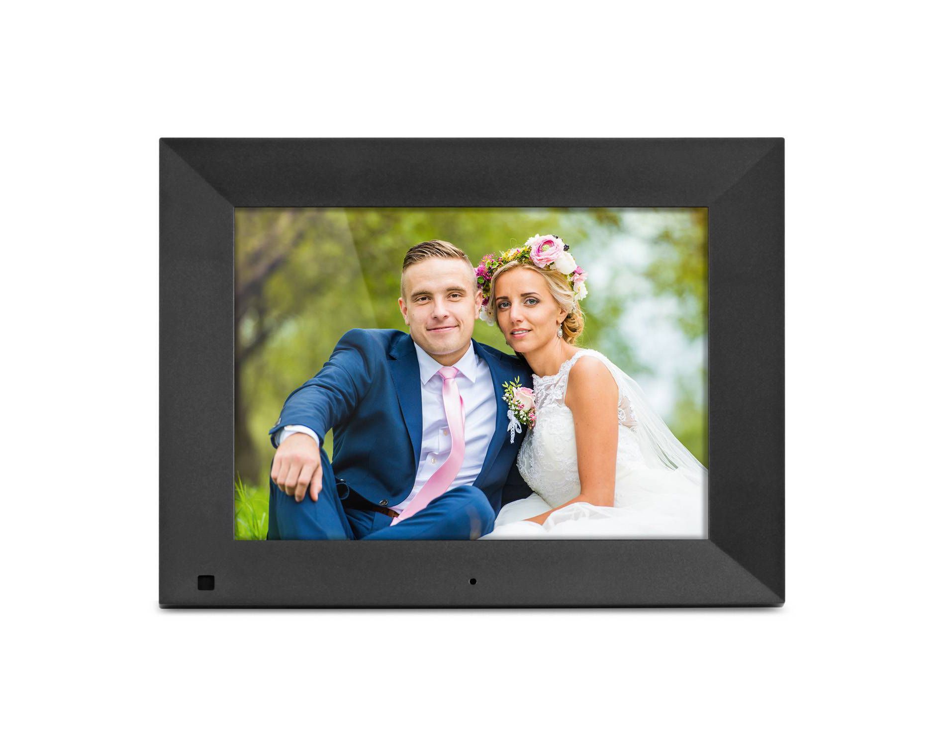 Aluratek 9" Digital Photo Frame: USB, Automatic On/Off, 1024 x 768 LCD Screen