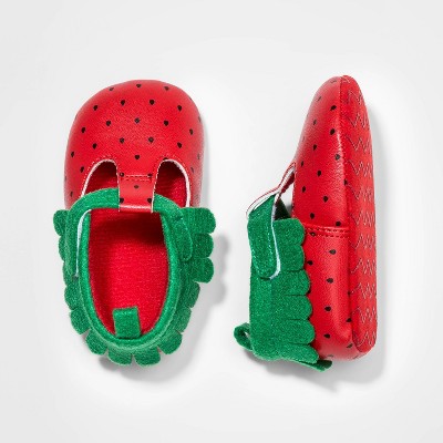 red baby shoes