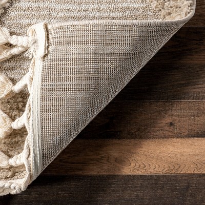 Beige Diamond Pattern Synthetic Area Rug with Tassels, 3' x 5'