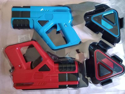 SHARPER IMAGE Two-Player Toy Laser Tag Gun Blaster & Vest Armor