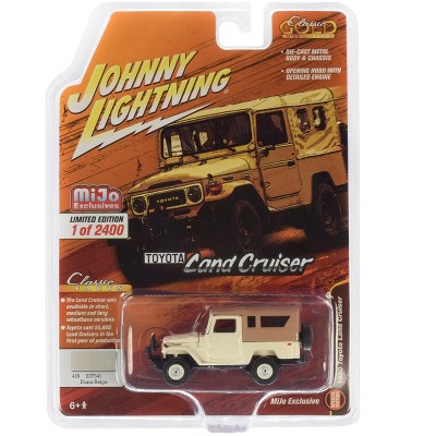 1980 Toyota Land Cruiser Dune Beige w/Brown Top Limited Edition 2,400 pieces 1/64 Diecast Model Car by Johnny Lightning