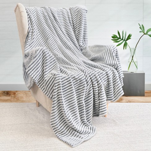 PAVILIA Super Soft Fleece Flannel Ribbed Striped Throw Blanket Luxury Fuzzy Plush Warm Cozy for Sofa Couch Bed Black White Throw 50x60