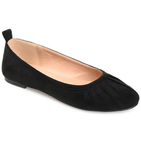 Black ballet flats target new arrivals