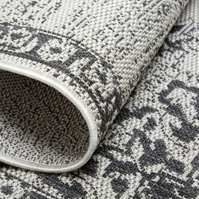 Nicole Miller Grey and Black Medallion Indoor/Outdoor Rug