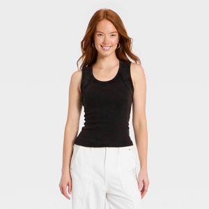 Top de tirantes con borde crudo para mujer - Universal Thread™