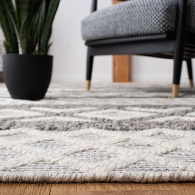 Ivory and Dark Grey Handwoven Wool Geometric 4' x 6' Area Rug