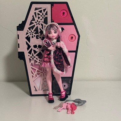 Monster High 12.75'' Skulltimate Secrets Neon Frights Draculaura Fashion  Doll : Target