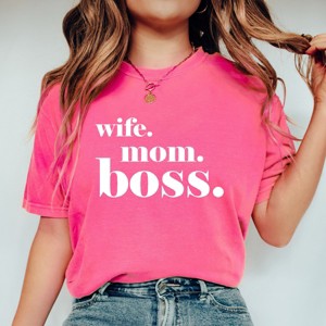 Simply Sage Market Wife Mom Boss Typewriter Garment Dyed Tee - 1 of 4