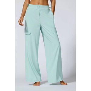 Women's Inspire Cargo Pant - MPG Sport - 1 of 4