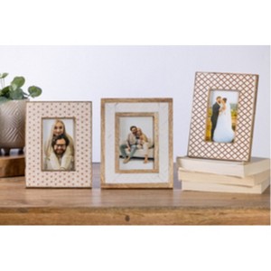 VIP Wood 6 in. White Scalloped Patterned Frames 4X6 - 1 of 2