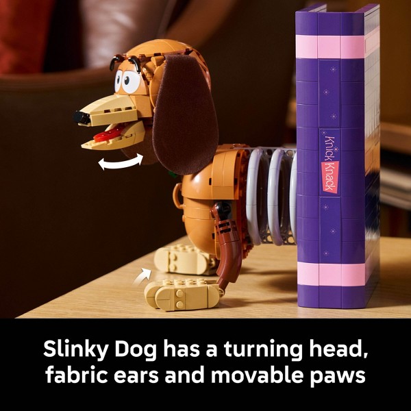 LEGO Disney y Pixar Toy Story Slinky Dog Soportes para libros 43301 4