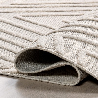 Ivory Geometric 4x6 Indoor Area Rug with Loop and Shag Techniques