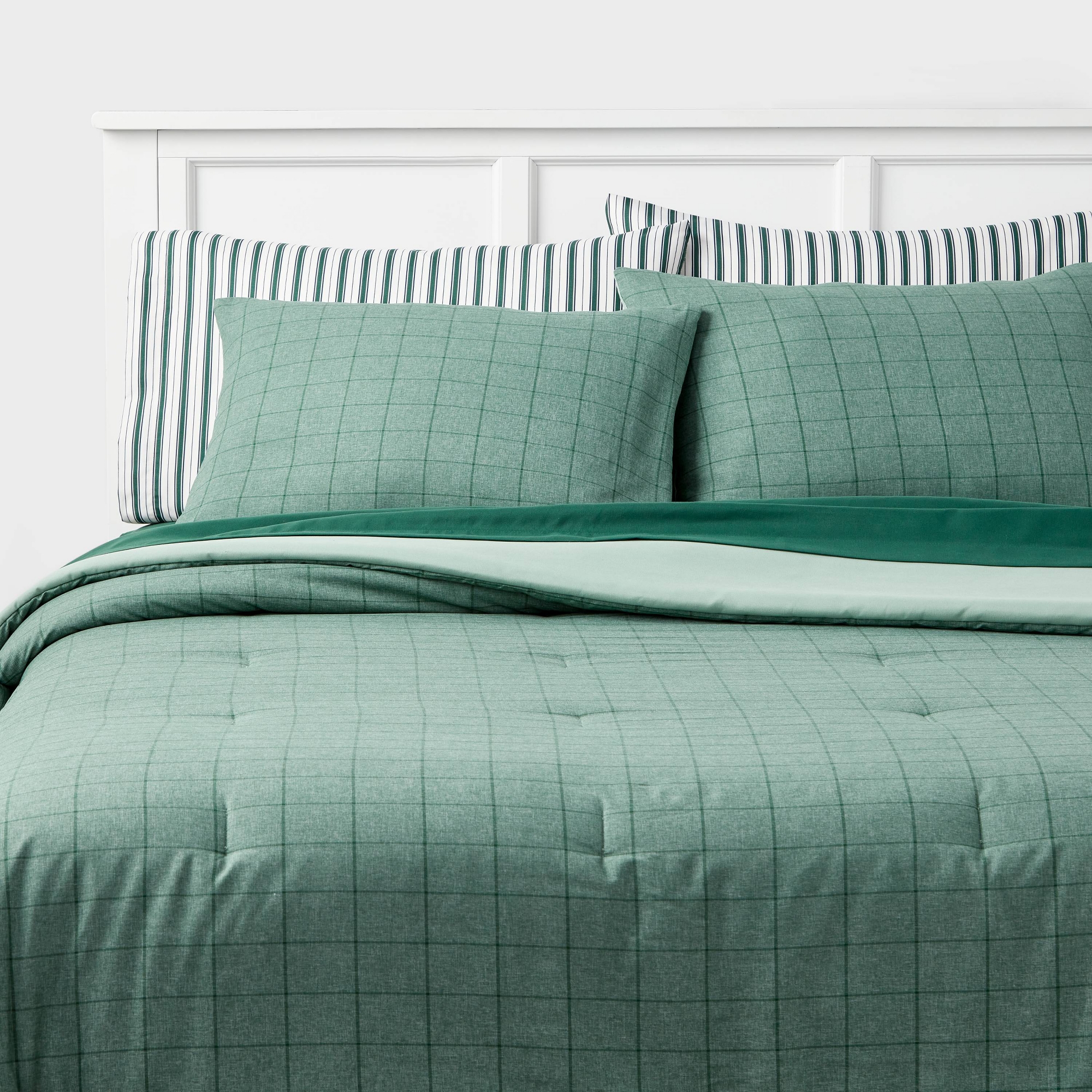 5pc Twin Comforter and Sheet Set Emerald Green - Room Essentials™