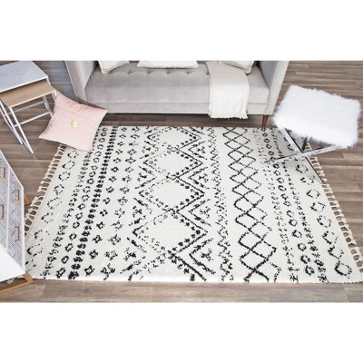 Whisper White 5' x 7' Shag Synthetic Area Rug